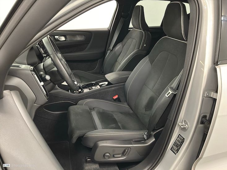 Volvo Xc40 — photo 11