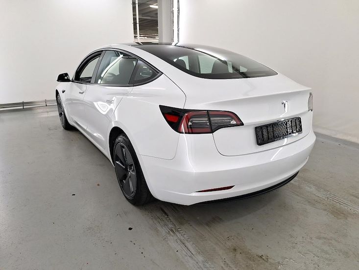 Tesla Model 3 — photo 3