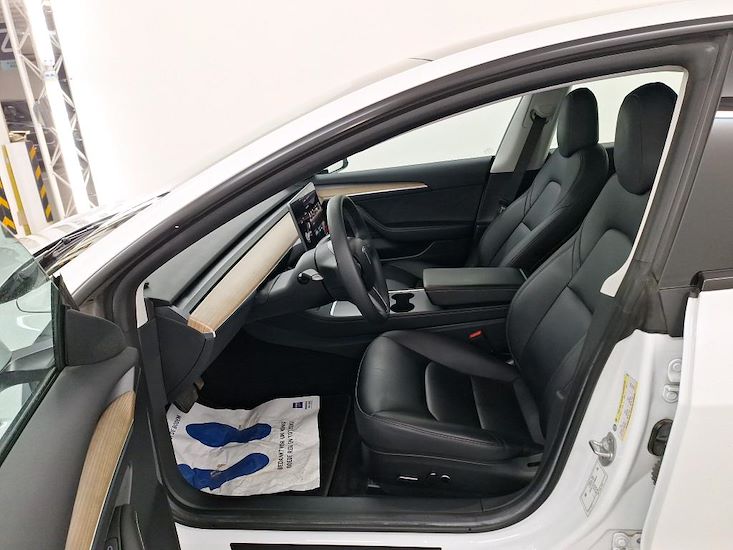 Tesla Model 3 — photo 5