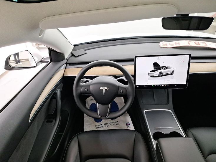Tesla Model 3 — photo 8