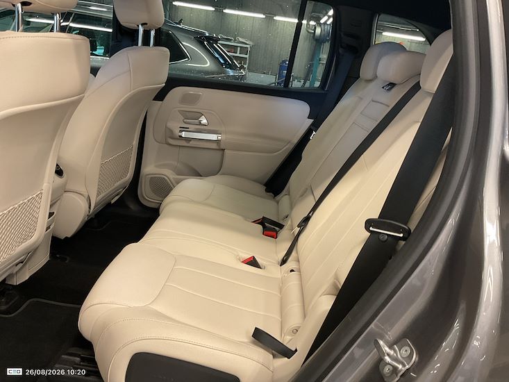 Mercedes-Benz Eqb — photo 11