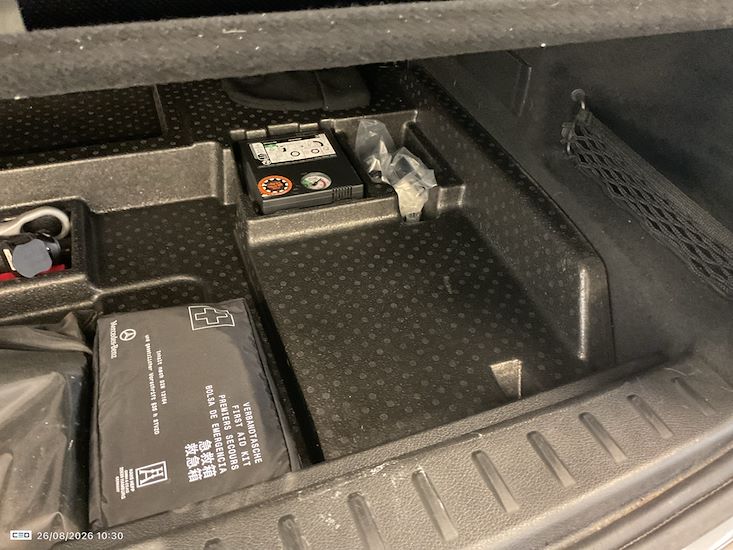 Mercedes-Benz Eqb — photo 13