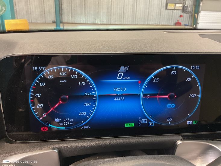 Mercedes-Benz Eqb — photo 8