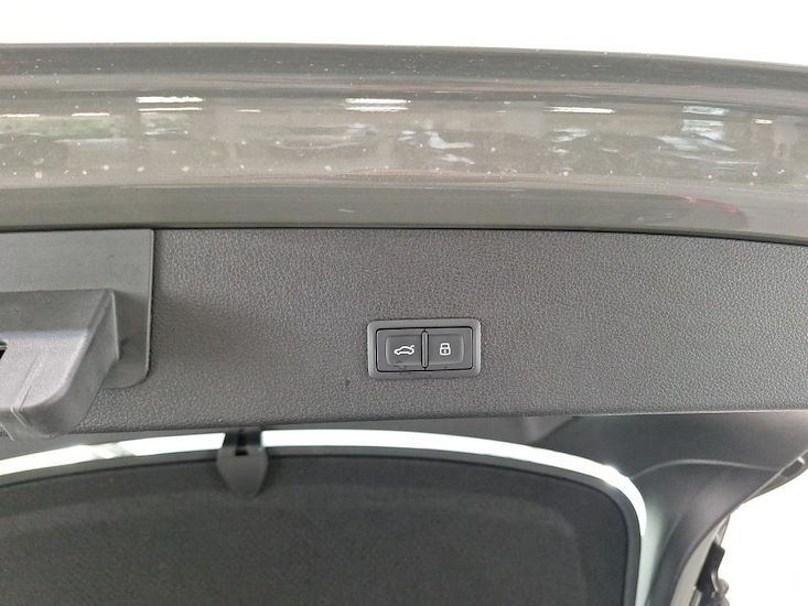 Audi Q8 — photo 13