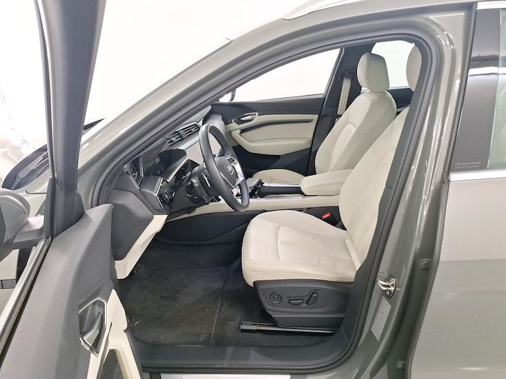 Audi Q8 — photo 5