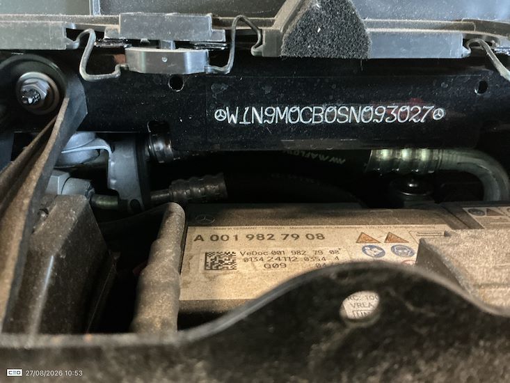 Mercedes-Benz Eqb — photo 14