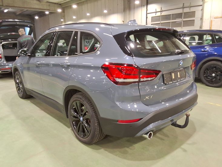 Bmw X1 — photo 2