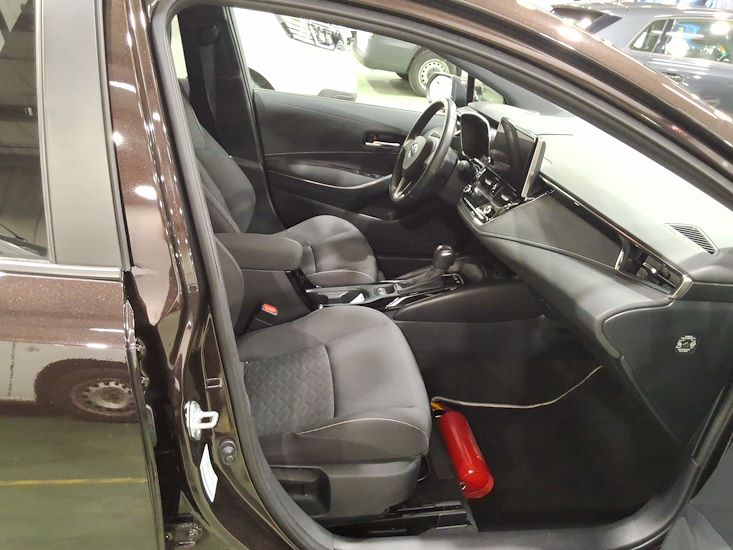 Toyota Corolla — photo 7