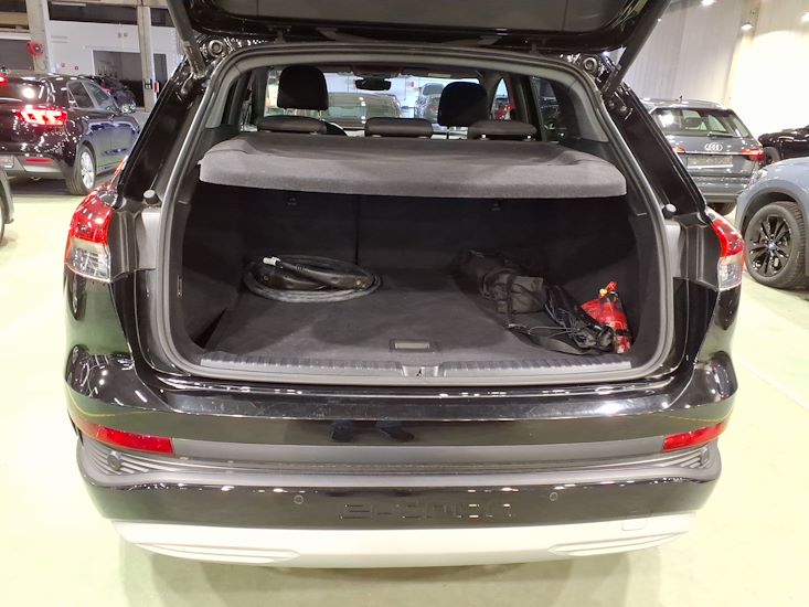 Audi Q4 — photo 3