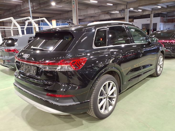 Audi Q4 — photo 4