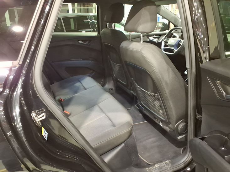 Audi Q4 — photo 5