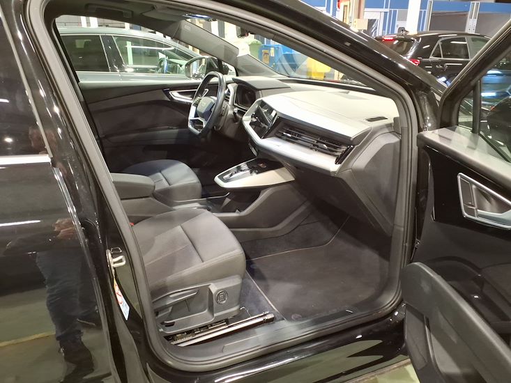 Audi Q4 — photo 7