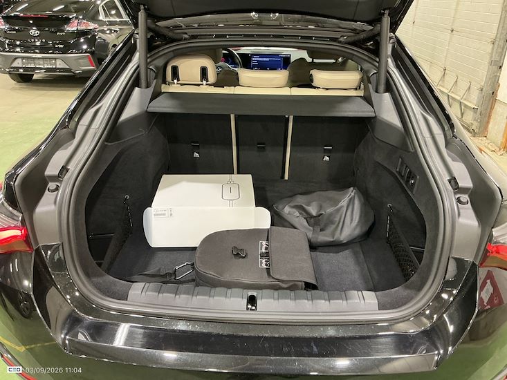 Bmw I4 — photo 13