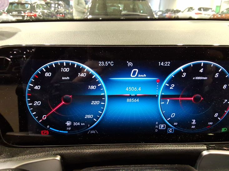 Mercedes-Benz Glb — photo 9