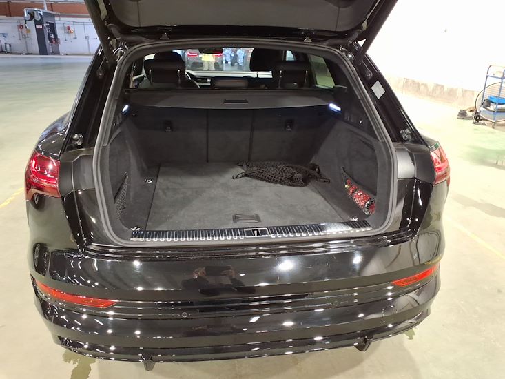 Audi E-Tron — photo 3