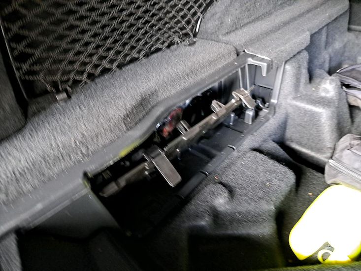 Mercedes-Benz Eqc — photo 11