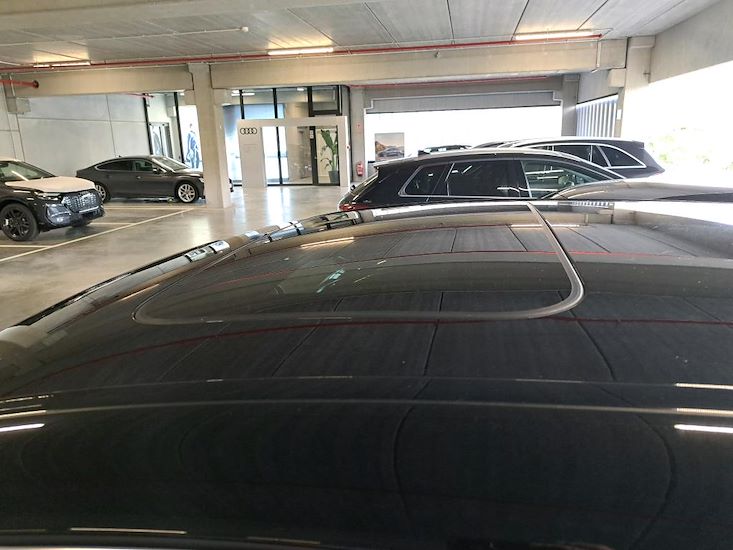 Mercedes-Benz Eqc — photo 12