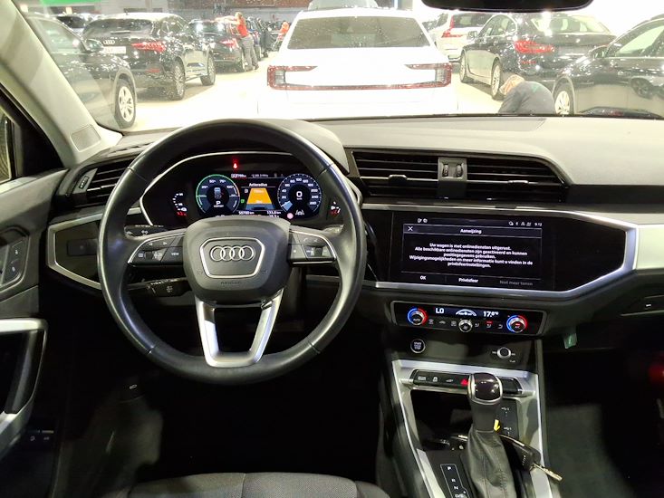 Audi Q3 — photo 6