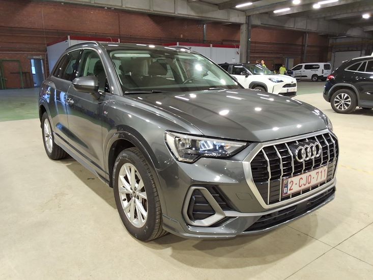 Audi Q3 — photo 8