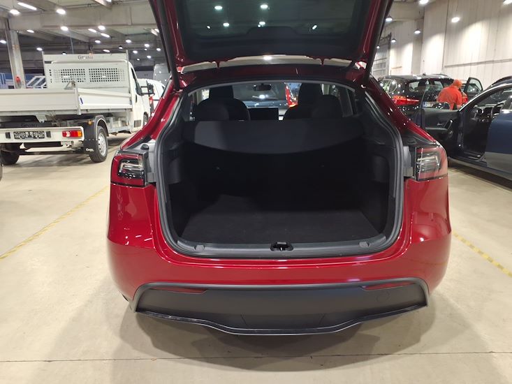 Tesla Model Y — photo 3