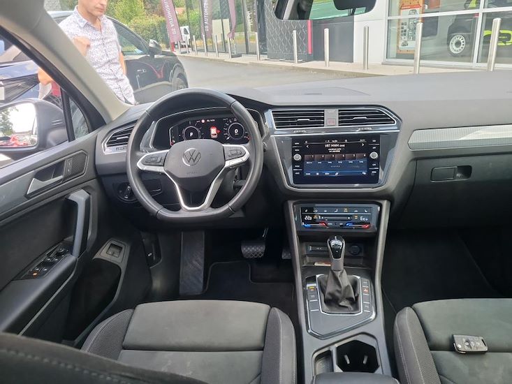 Volkswagen Tiguan — photo 8