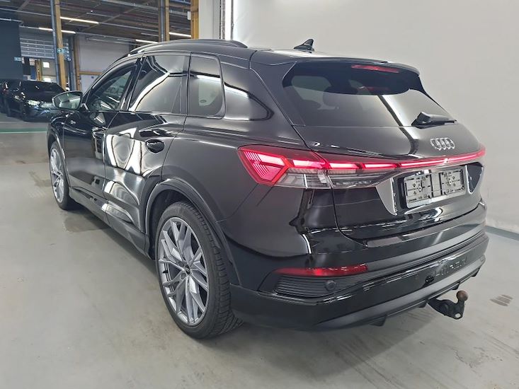 Audi Q4 — photo 3