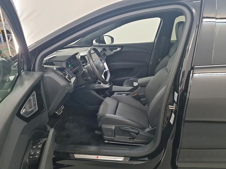 Audi Q4 — photo 5