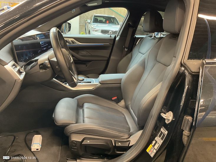 Bmw I4 — photo 10