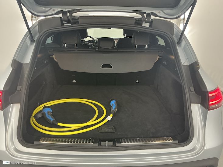 Mercedes-Benz Eqc — photo 12