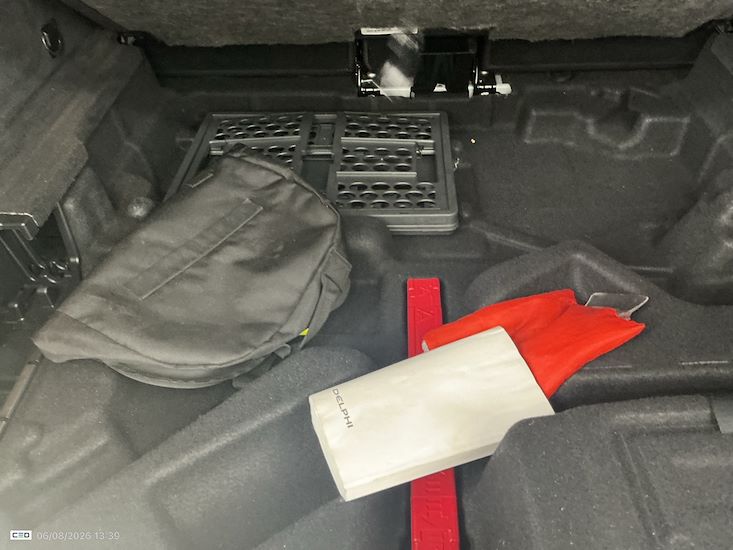 Mercedes-Benz Eqc — photo 13