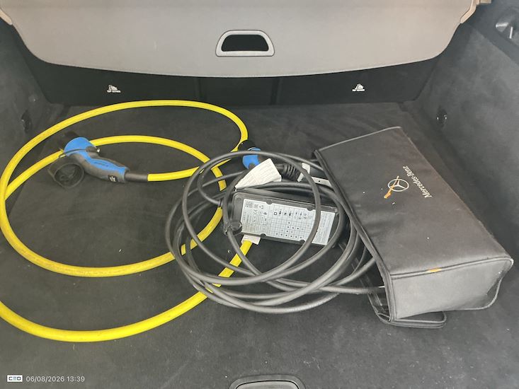Mercedes-Benz Eqc — photo 14