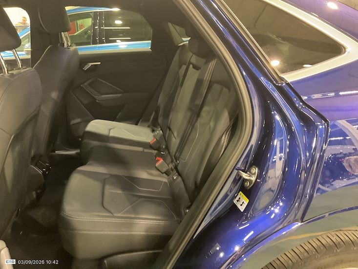 Audi Q3 — photo 12
