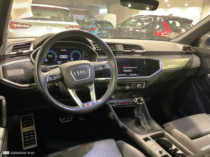 Audi Q3 — photo 8