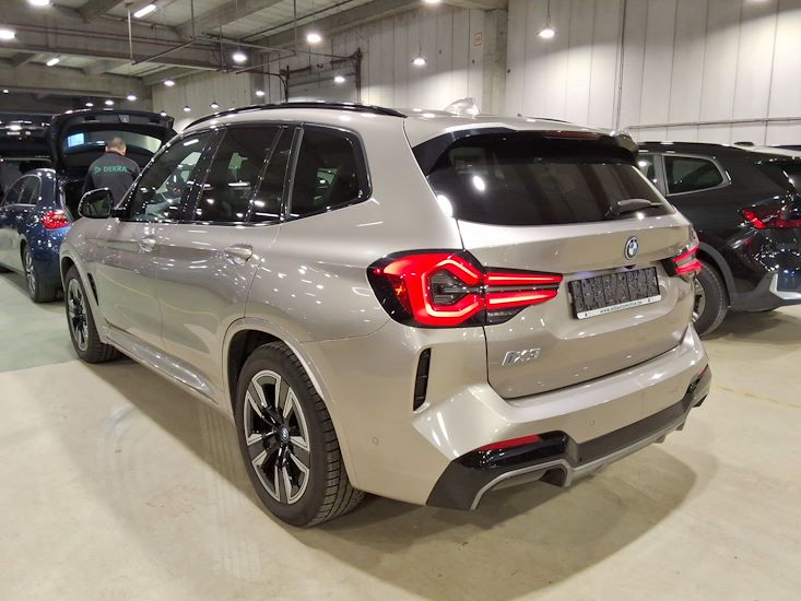 Bmw Ix3 — photo 2