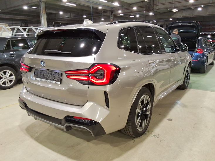 Bmw Ix3 — photo 4