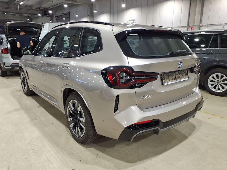 Bmw Ix3 — photo 2