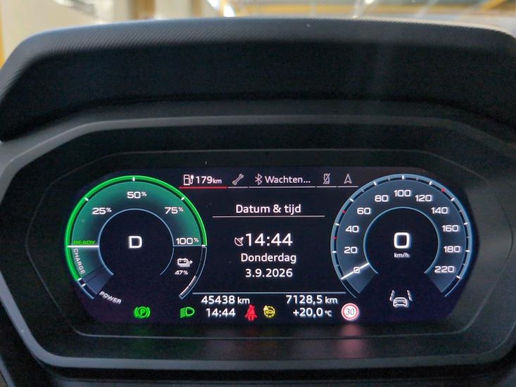 Audi Q4 — photo 10