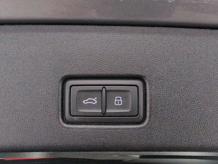 Audi Q4 — photo 12