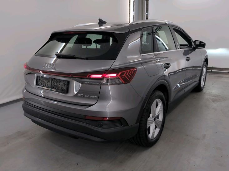 Audi Q4 — photo 4