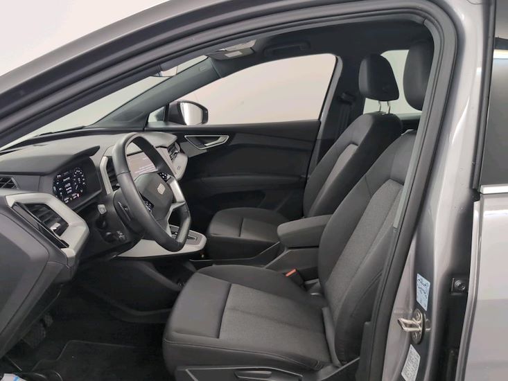 Audi Q4 — photo 5