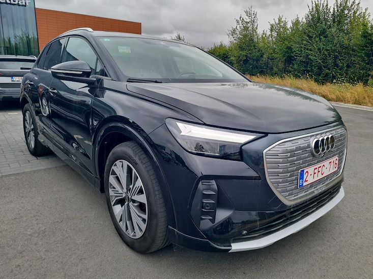 Audi Q4 — photo 2