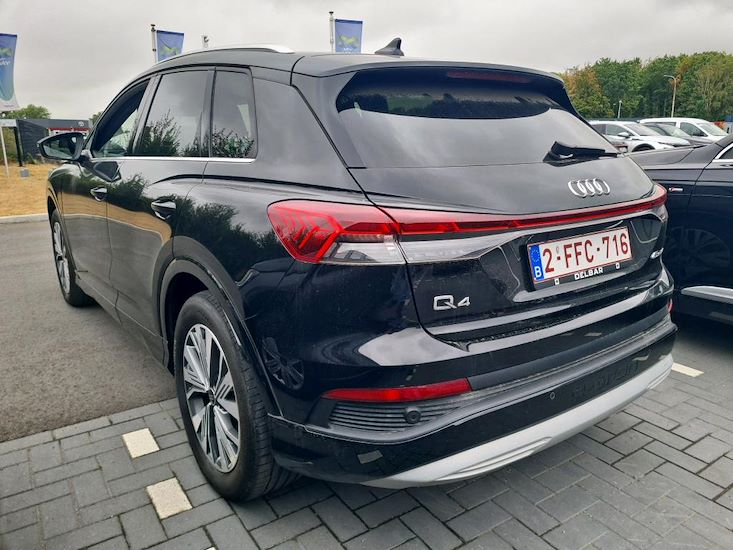 Audi Q4 — photo 3