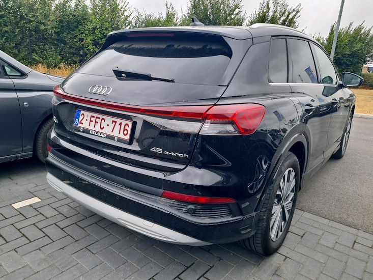 Audi Q4 — photo 4