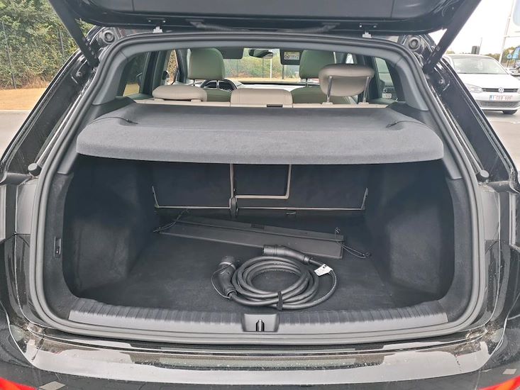 Audi Q4 — photo 7