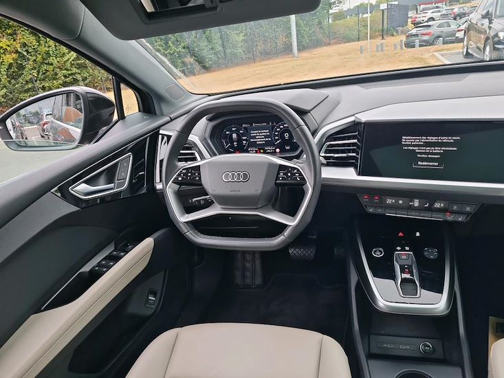 Audi Q4 — photo 8
