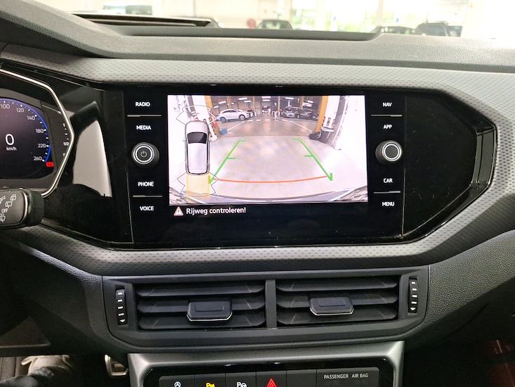 Volkswagen T-Cross — photo 12