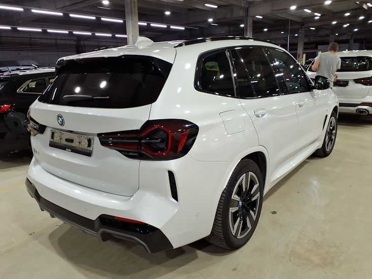 Bmw Ix3 — photo 4