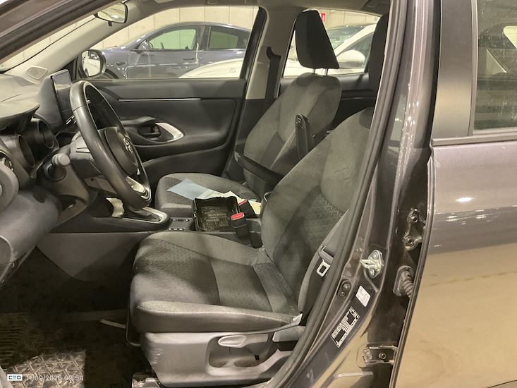 Toyota Yaris — photo 10