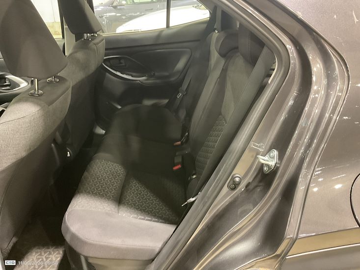 Toyota Yaris — photo 11
