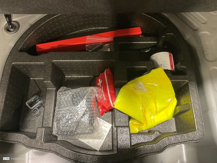 Toyota Yaris — photo 13